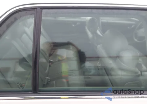 2005 Cadillac Deville Livery z USA, uszkodzony, nr VIN 1G6KD54Y25U205882